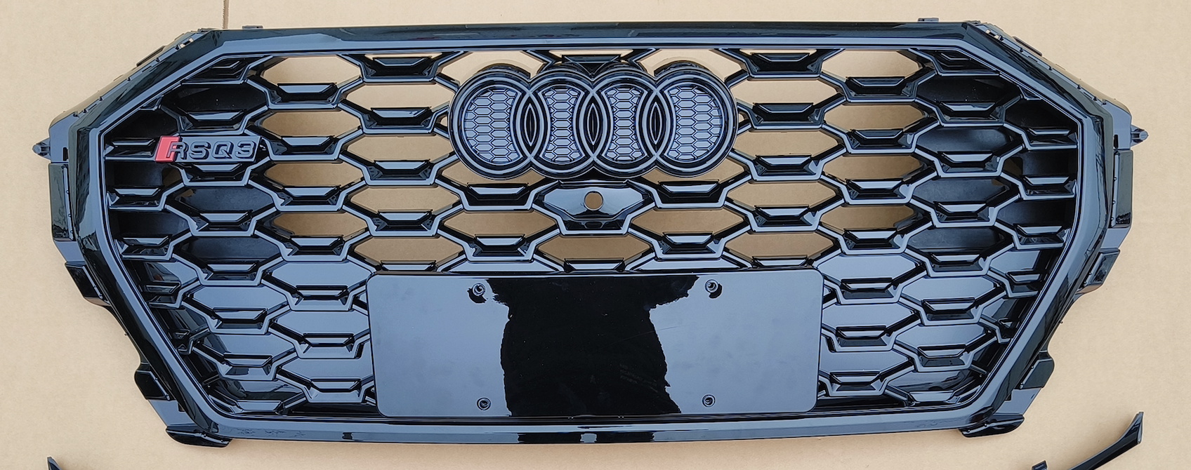 RSQ3 Style Honeycomb Sporty Gloss Black Front Grille Fit For AUDI Q3 F3 2019-2024