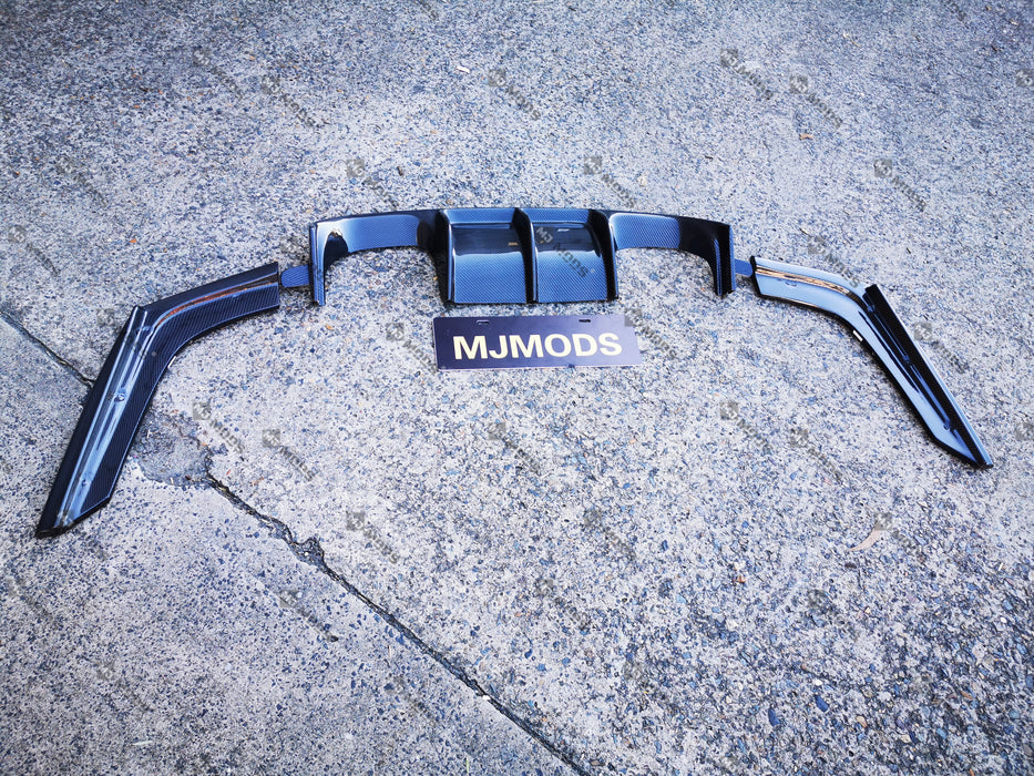 Carbon Fibre Rear Bumper Diffuser for BMW【F80 M3 & F82 F83 M4】【V Style】 (4463001632842)