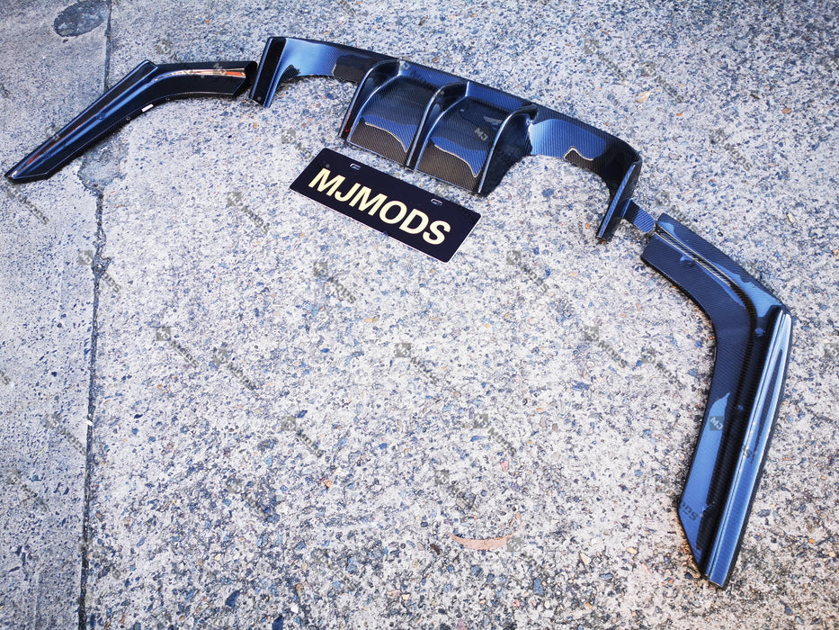 Carbon Fibre Rear Bumper Diffuser for BMW【F80 M3 & F82 F83 M4】【V Style】 (4463001632842)