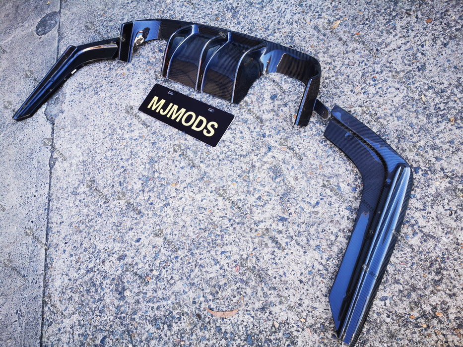 Carbon Fibre Rear Bumper Diffuser for BMW【F80 M3 & F82 F83 M4】【V Style】 (4463001632842)