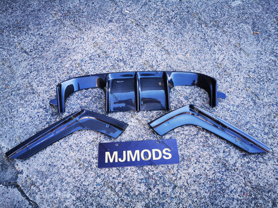 Carbon Fibre Rear Bumper Diffuser for BMW【F80 M3 & F82 F83 M4】【V Style】 (4463001632842)